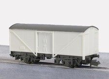Peco KNR-9 N Gauge Fish Van