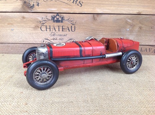 Red vintage model 1950 - red,