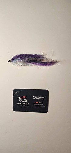 Hand tied pike perch flies - hand, pike/perch