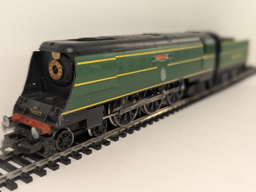 Hornby gauge battle - hornby,