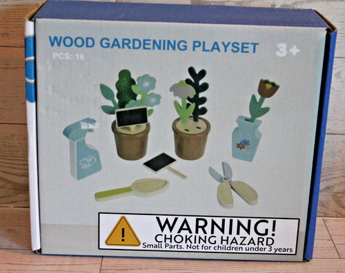 Wood gardening play - gardening,