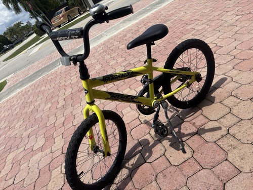 Huffy rock kids bike - it, neon