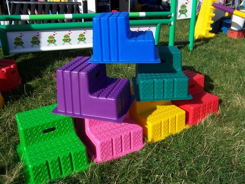 Portable step horse - step, mounting