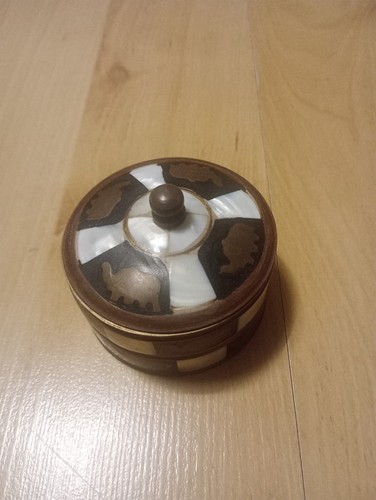 Vtg trinket box - trinket, brass