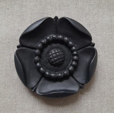 A 7cm black resin not oak