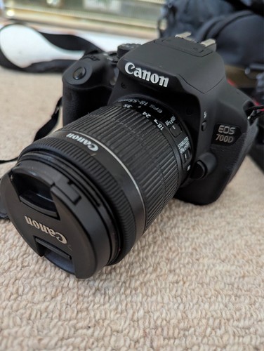 Canon eos 700d 18mp - 18mp, dslr