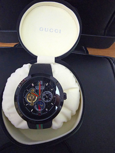 Gucci pantcaon 1142 automatic - gucci,