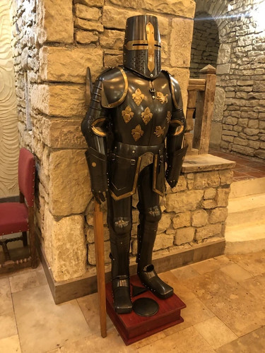 Black armor statue costume - statue,