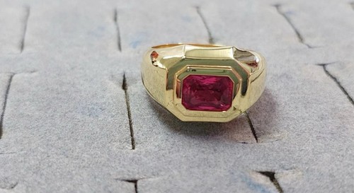 Extremely rare red spinel - rare,