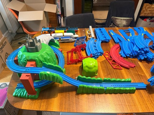 Huge tomy plarail train - tomy,