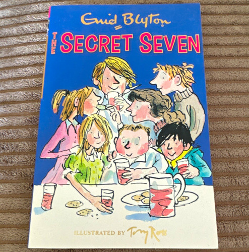Enid blyton secret seven - secret,