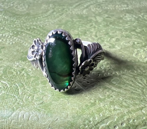 Vintage circle green paua - green,