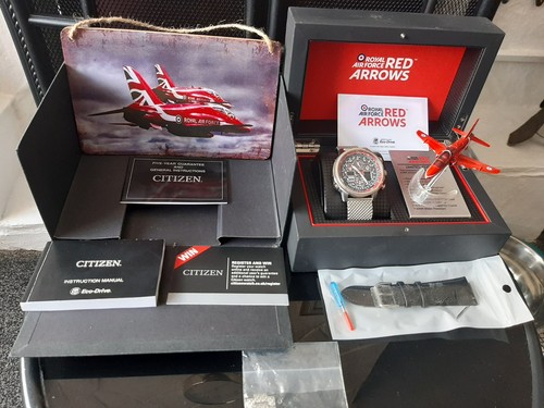 Citizen red arrows raf - red,