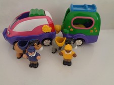 WOW TOYS car and horse box