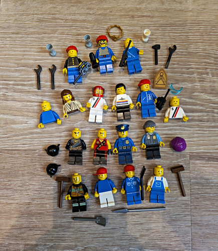 Lego minifigures accessories - lego,