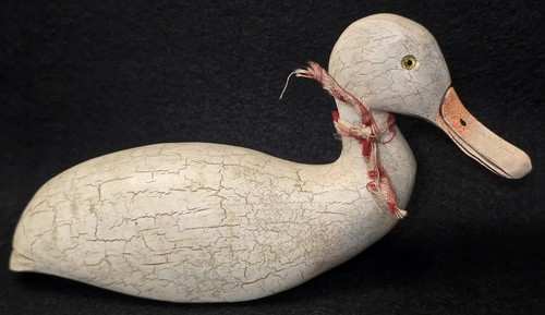 Vintage hand carved wood duck - carved,