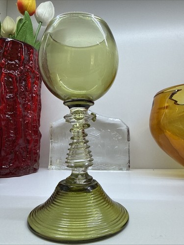 Green glass goblet - , the