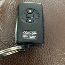 GENUINE TOYOTA AURIS YARIS 2 BUTTON REMOTE SMART KEY FOB