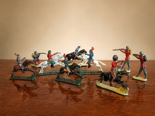 Vintage lead toy soldiers