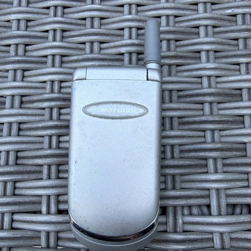 Vintage motorola flip phone - flip,
