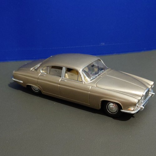 Norev jaguar mk10 scale - mk10,