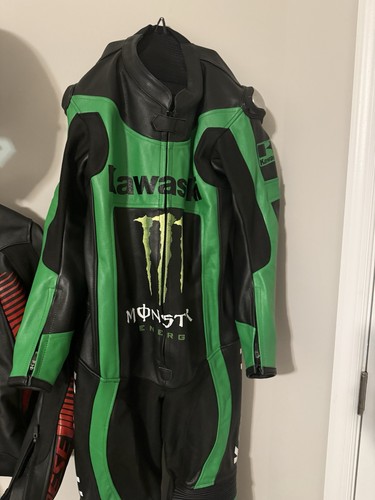 Motorcycle kawaski ninja - kawaski, track