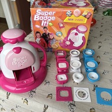 Super Badge It! Pink Badge Making Machine - Bandai - No Badges Included