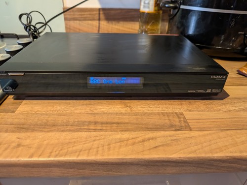 Humax freesat foxsat hdr 320 - humax,