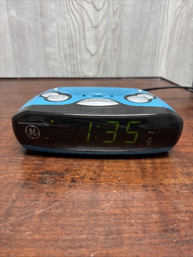Retro digital clock radio - digital,