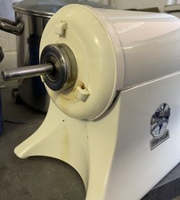 Champion 2000 Cold Press Juicer Machine Masticating