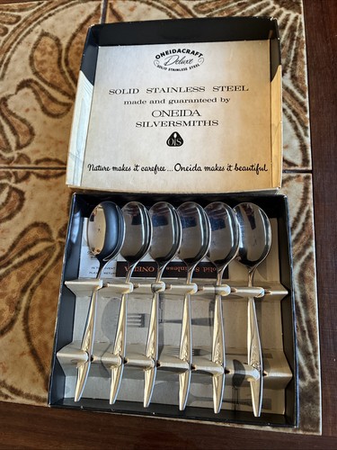 Vintage oneida deluxe lasting - deluxe,