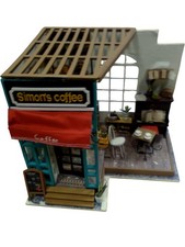 Simons coffee room box - simons,