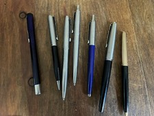 SMALL COLLECTION OF VINTAGE PARKER BALLPOINT PENS..PENCILS AND A FOUNTAIN PEN…