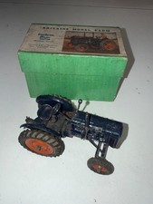 BOXED VINTAGE BRITAINS FORDSON MAJOR TRACTOR (RUBBER TYRES) No 128F