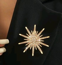 Golden Sparkling Rhinestone Star Brooch - Eight-Pointed Starburst Very Pretty
