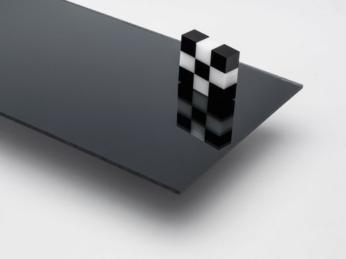 Black mirror - black,