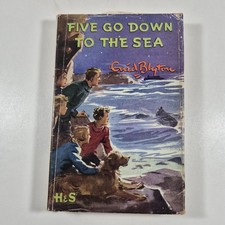 VINTAGE ENID BLYTON - FIVE GO