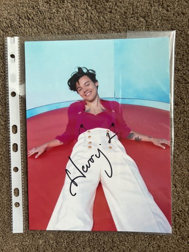 Harry styles hand - -,