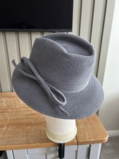 Vintage Ladies Trilby Hat 100% Wool Grey BHS Millinery Made In England Bow