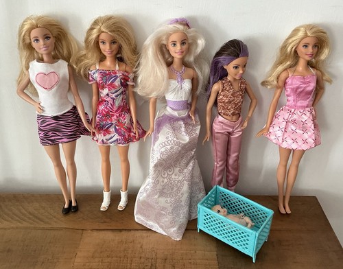 Barbie doll bundle - barbie,