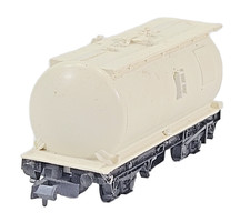 Peco BP Tank Wagon N Gauge