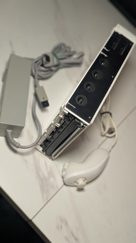 Nintendo wii console - nintendo,