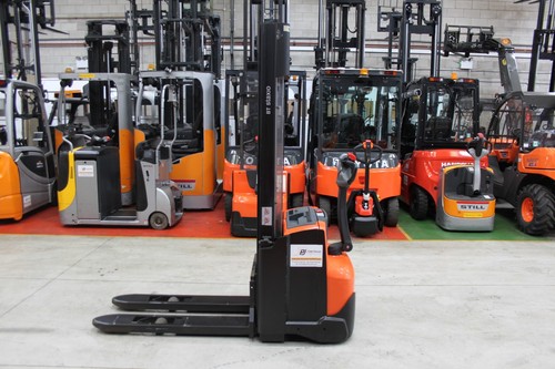 Toyota electric stacker - bt,