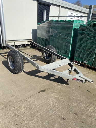 Single axle towable tractor - single,