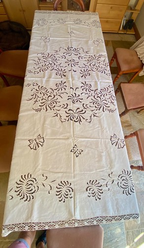 Stunning vintage lace edged - stunning,