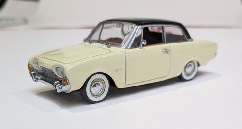 Ford taunus cdc detail - 1/43,