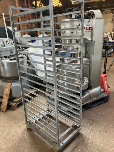Bakery racks 30 trays - , 18