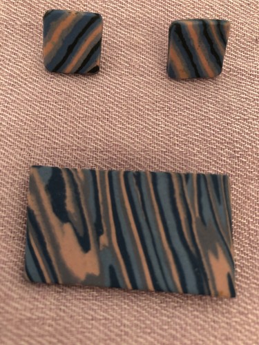 Set matching brooch and - set,