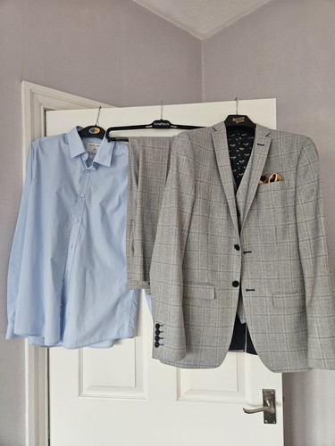 Limehaus piece suit with tie - suit,