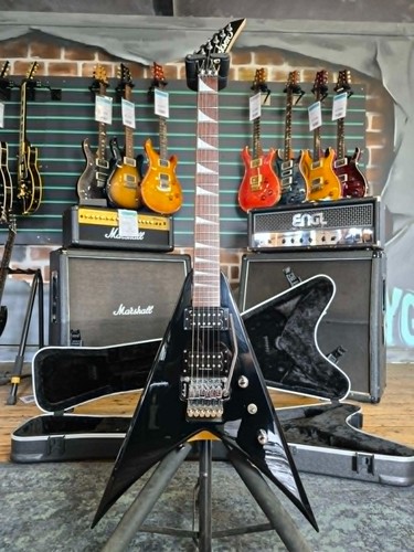 Jackson kv3 king gloss black - kv3,